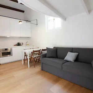 https://santandrea-cozy-apartment.it-lombardy.com